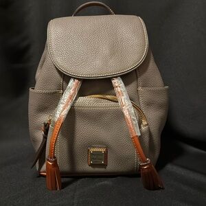 Elephant Pebble Grain Medium
Murphy Backpack